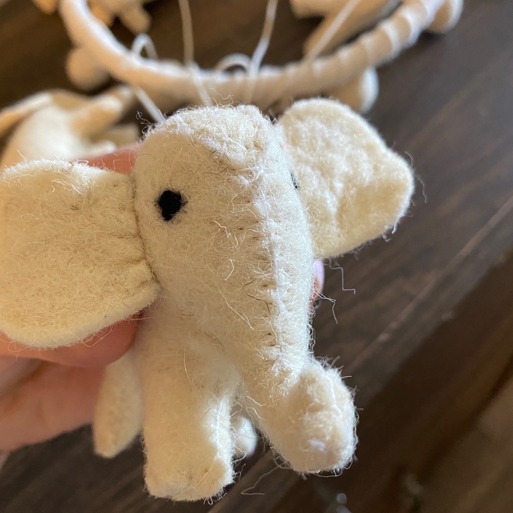 Beautiful handmade Wool Elephant Baby Mobile - Picture 4 of 9